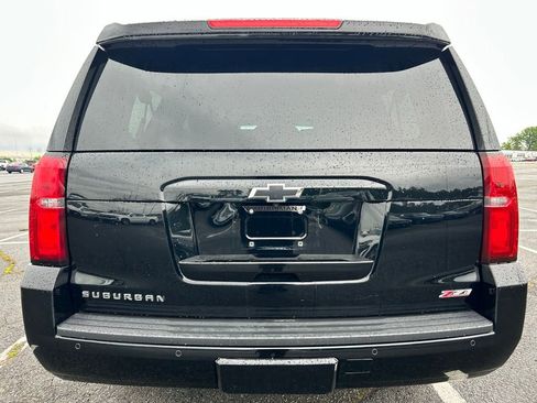 Used 2019 Chevrolet Suburban LT AWD/4WD image 7