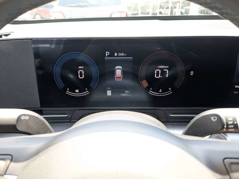 Used 2025 Hyundai Kona SEL AWD/4WD image 25