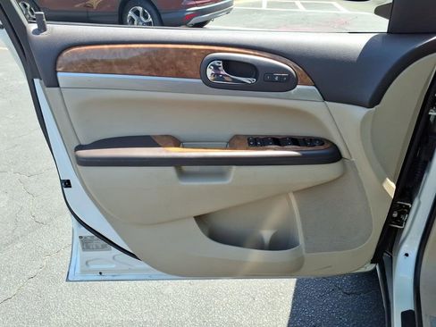 Used 2011 Buick Enclave CXL FWD image 10