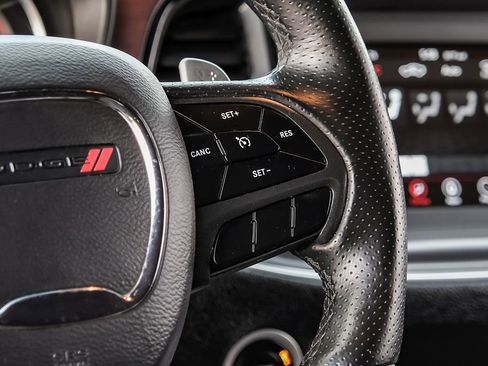 Used 2018 Dodge Challenger R/T image 15