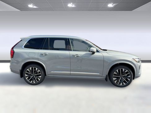 Used 2026 Volvo XC90 B6 Plus w/ Protection Package AWD/4WD image 8