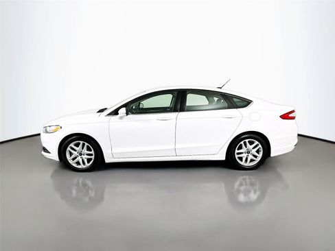Used 2015 Ford Fusion SE FWD image 8
