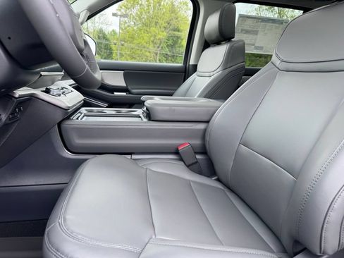 New 2026 Ford Expedition Active AWD/4WD image 15