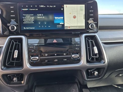 Used 2023 Kia Sorento S AWD/4WD image 10