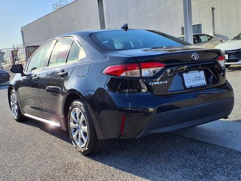 Used 2023 Toyota Corolla LE FWD image 3