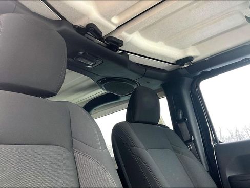 Used 2019 Jeep Wrangler Sport S image 21