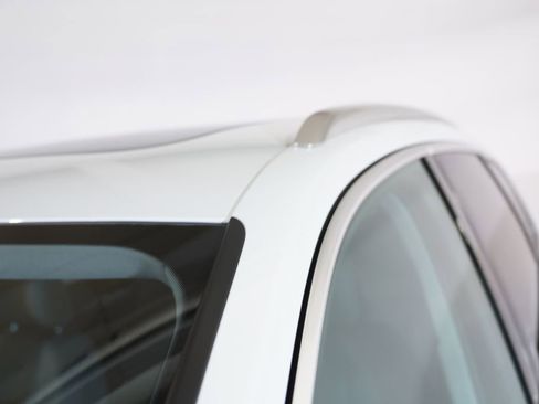 Used 2025 Audi Q5 Premium w/ Convenience Package image 23