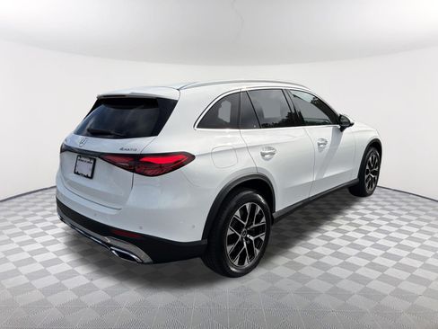 Used 2025 Mercedes-Benz GLC 350e 4MATIC image 5
