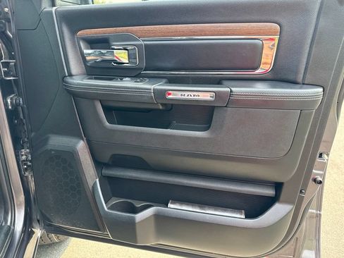 Used 2017 RAM 1500 Laramie w/ Convenience Group AWD/4WD image 11