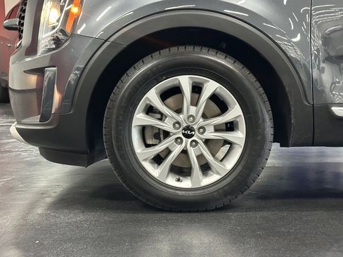 Used 2022 Kia Telluride LX image 11