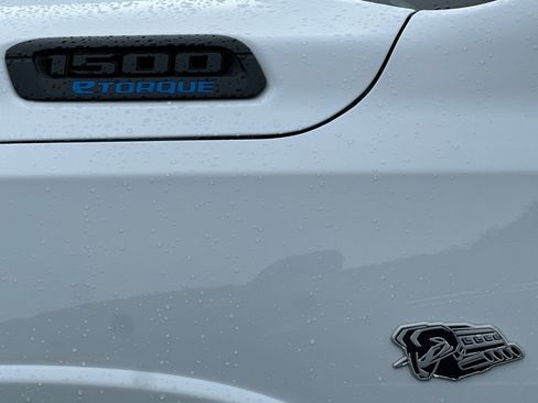 New 2026 RAM 1500 4x4 Crew Cab image 25