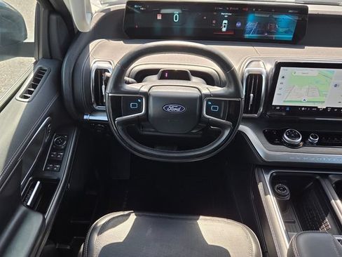 Used 2025 Ford Expedition Max Platinum AWD/4WD image 8
