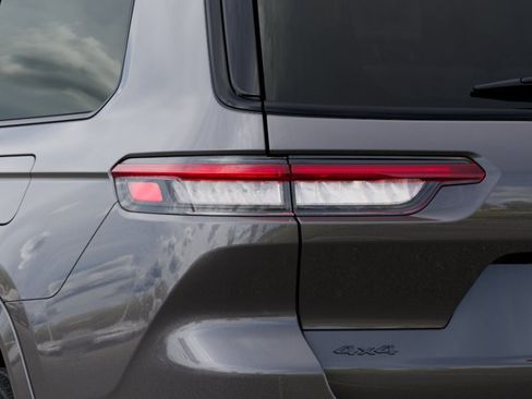 New 2025 Jeep Grand Cherokee L Summit image 29