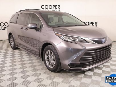 Used 2023 Toyota Sienna LE