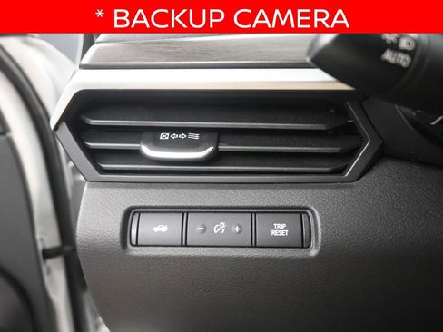 Used 2025 Nissan Altima 2.5 SV image 16