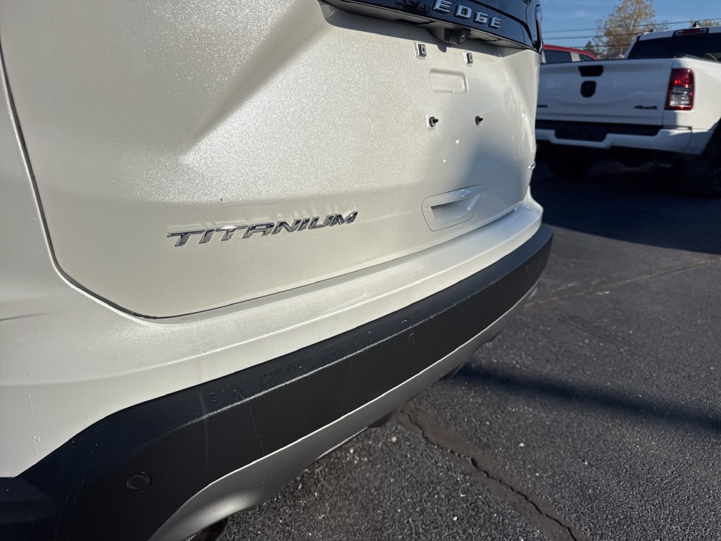 Used 2024 Ford Edge Titanium w/ Equipment Group 301A AWD/4WD image 11