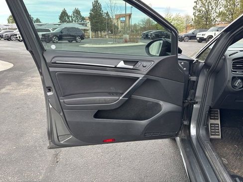 Used 2018 Volkswagen Golf R 4-Door image 9