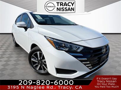 New 2025 Nissan Versa SV w/ Trunk Package