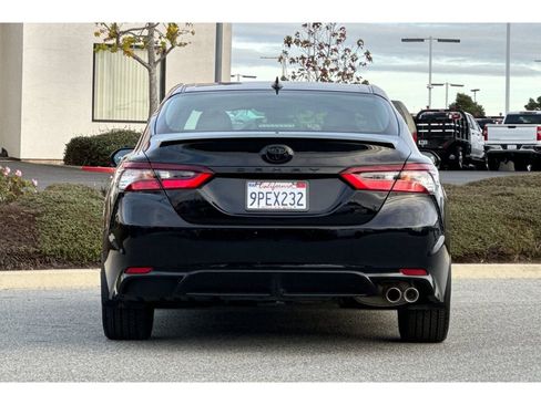 Used 2023 Toyota Camry SE image 5