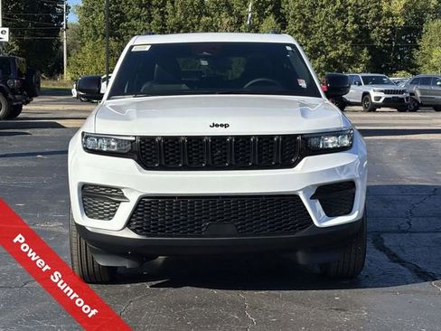New 2025 Jeep Grand Cherokee Altitude image 35