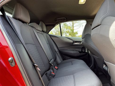 Used 2023 Toyota Corolla SE image 26