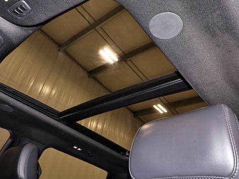 Certified 2025 Ford F350 Platinum w/ FX4 Off-Road Package image 40