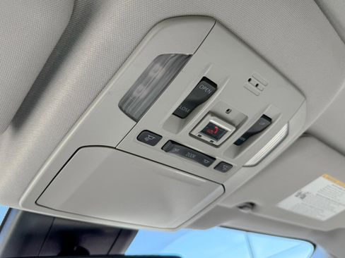 Used 2022 Toyota Highlander XLE image 31