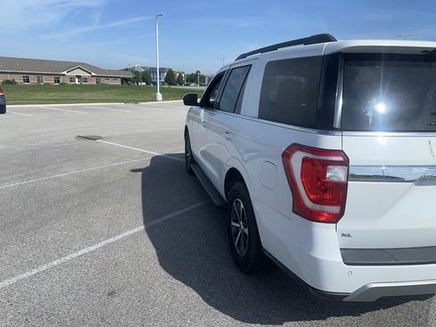 Used 2018 Ford Expedition XLT AWD/4WD image 7