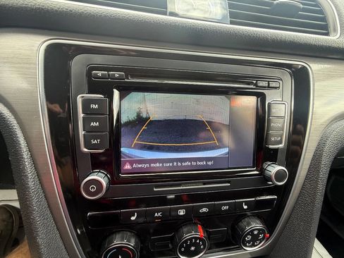 Used 2015 Volkswagen Passat 1.8T SE image 15