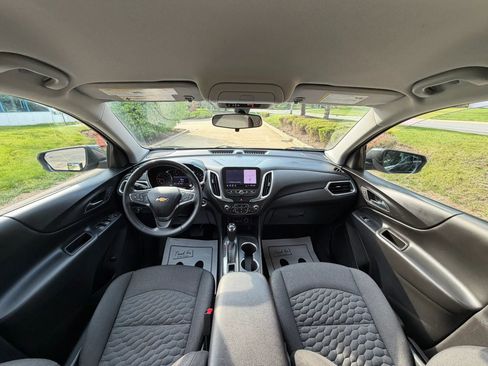 Used 2019 Chevrolet Equinox LT w/ Lights and Bright Package FWD image 25