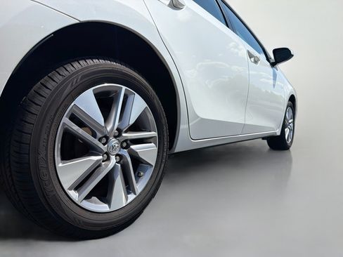 Used 2016 Toyota Corolla LE FWD image 7
