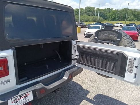 Used 2019 Jeep Wrangler Rubicon AWD/4WD image 29