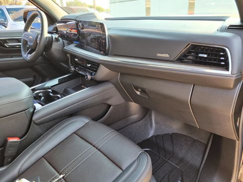 Used 2026 Chevrolet Tahoe High Country RWD image 9
