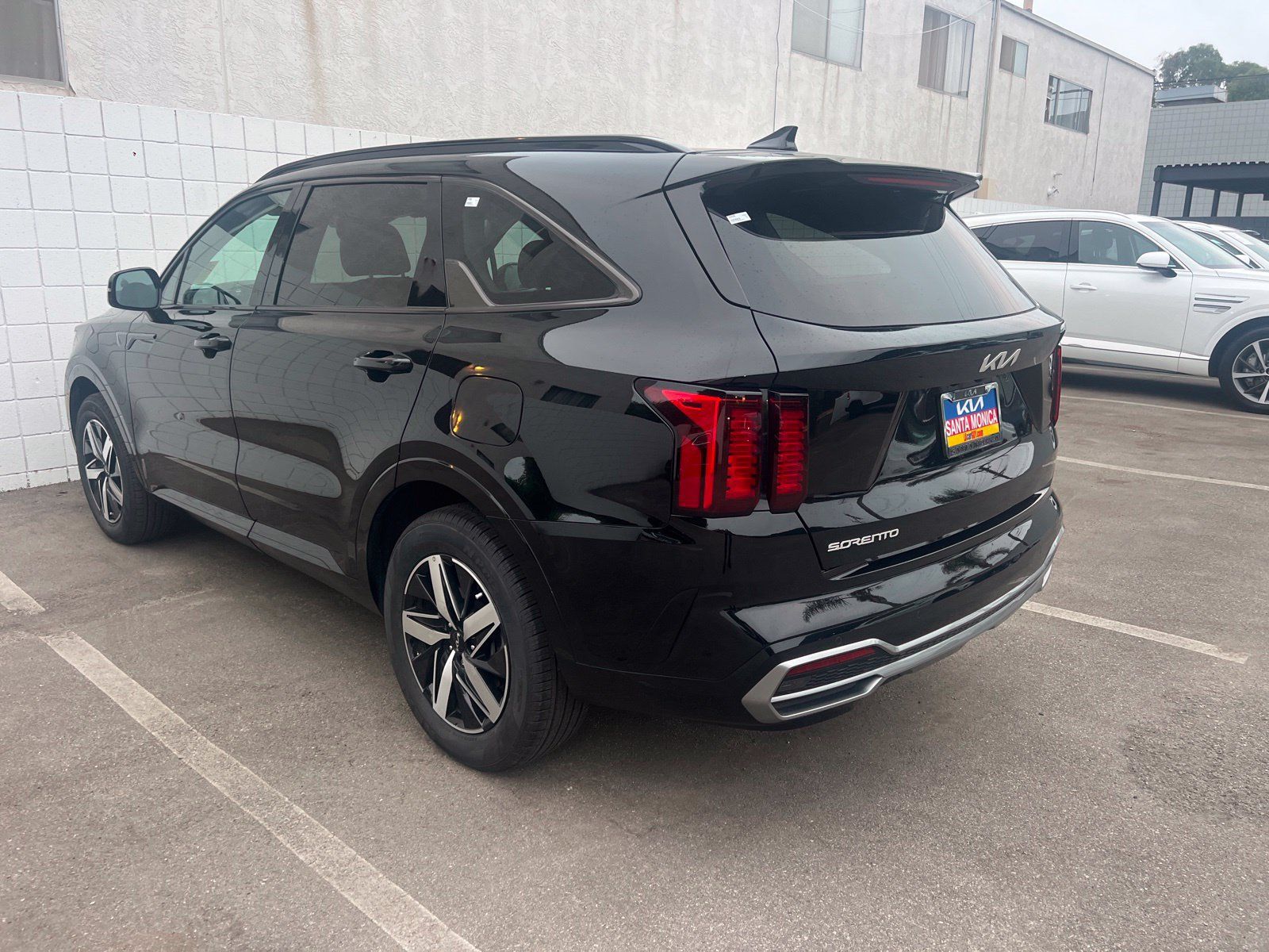 Certified 2023 Kia Sorento S w/ Panoramic Sunroof Package FWD image 3