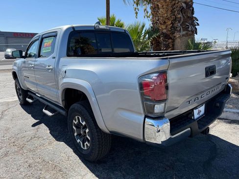 Used 2016 Toyota Tacoma SR5 w/ SR5 Appearance Package (SN) image 4