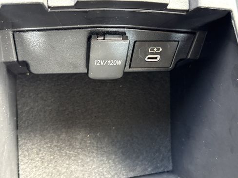 Used 2025 Toyota Corolla LE FWD image 27