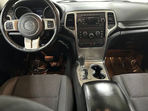 Used 2012 Jeep Grand Cherokee Laredo w/ Laredo E Group AWD/4WD image 16