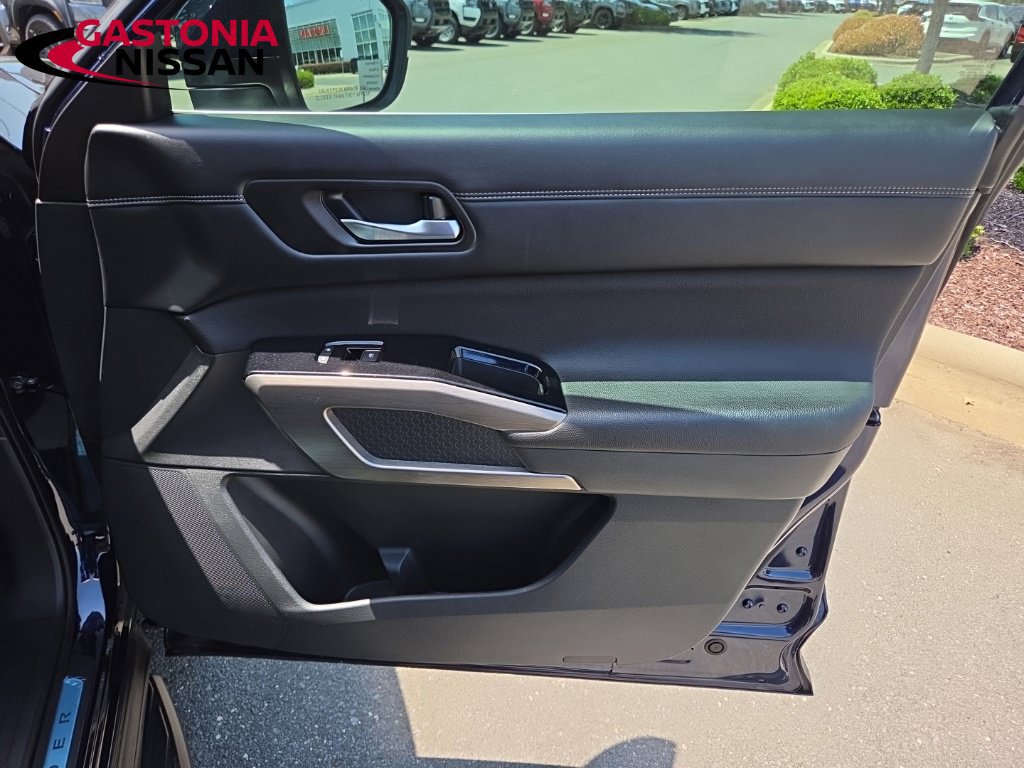 Certified 2024 Nissan Pathfinder Platinum w/ Cargo Package FWD image 43