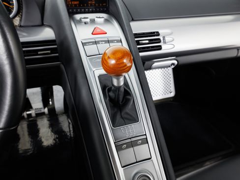 Used 2004 Porsche Carrera GT RWD image 25