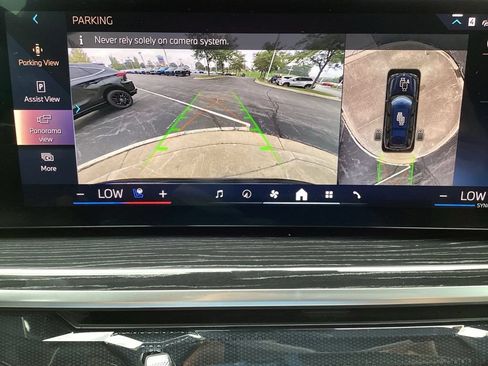 Used 2025 BMW X7 xDrive40i w/ Executive Package AWD/4WD image 22