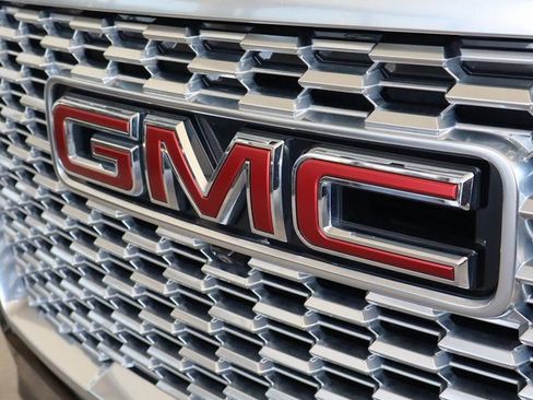 Used 2021 GMC Yukon XL Denali w/ Denali Premium Package image 54