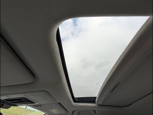 Certified 2025 Honda Accord SE image 11