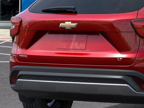 New 2026 Chevrolet Trax LT FWD image 14