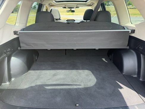 Used 2023 Subaru Forester Premium AWD/4WD image 25