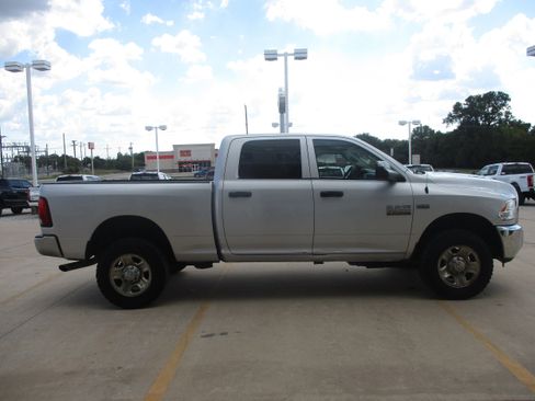 Used 2018 RAM 2500 Tradesman w/ Chrome Appearance Group image 8