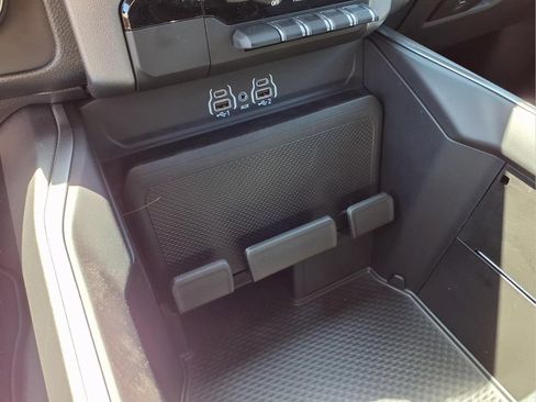 New 2026 RAM 1500 Express AWD/4WD image 19