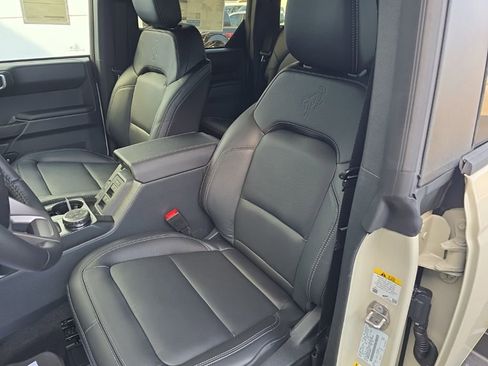 New 2025 Ford Bronco Outer Banks w/ Sasquatch Package image 12