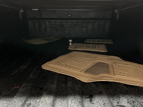 Used 2018 GMC Sierra 2500 Denali w/ Duramax Plus Package image 14