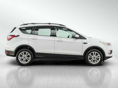 Used 2018 Ford Escape SE w/ Ford Safe & Smart Package AWD/4WD image 6
