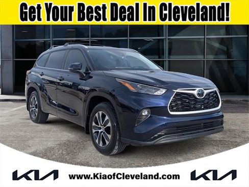 Used 2024 Toyota Highlander XLE image 1